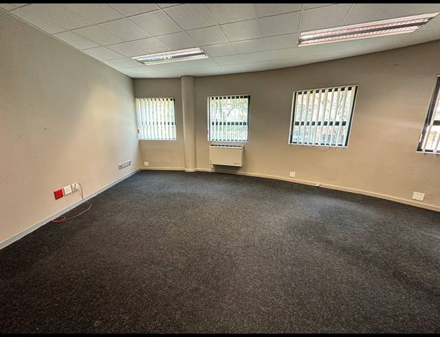 358M² OFFICE TO LET IN PARKTOWN